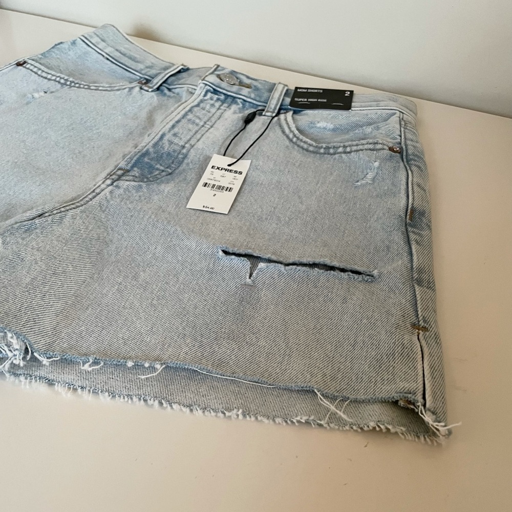 Express Light Jean Denim Super High Rise Distressed Cotton Mom Shorts Women’s 2 - Picture 5 of 13